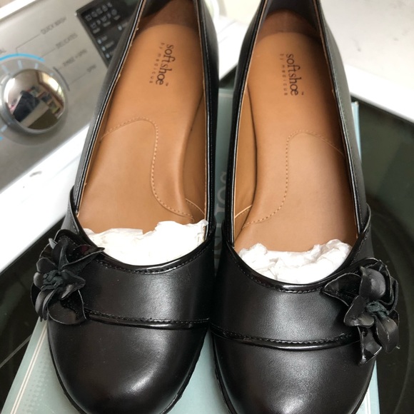 Soft Shoe by Medicus “Rose” black heels - Picture 2 of 4